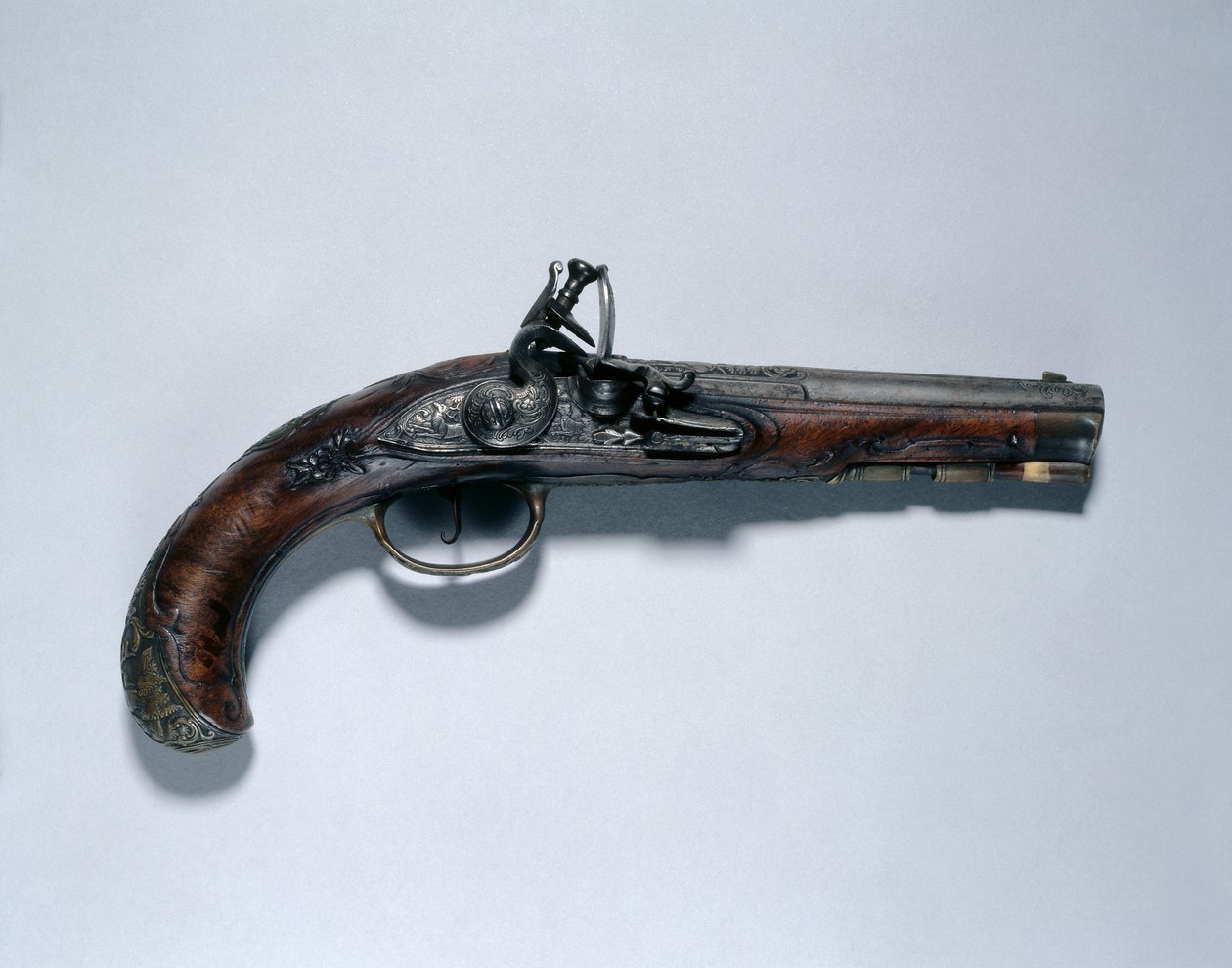 Flintlock Pistol, fabricante de barris Johann Andreas Kuchenreuter (1716-1795), c.1750 (aço, nogueira, suportes de latão, incrustados com ouro, latão e prata) de German School