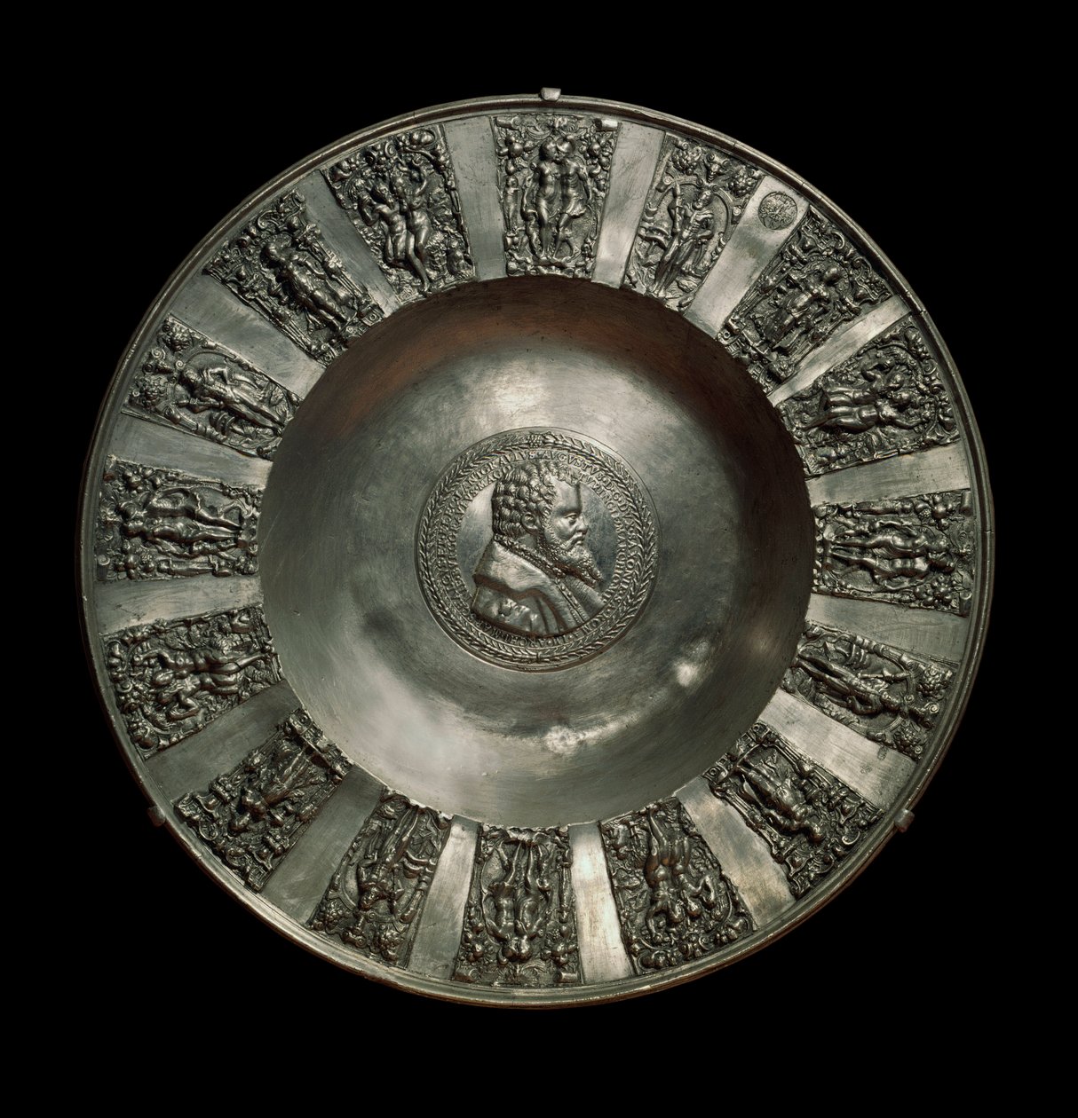 Arte alemã: prato de saxão de lata por volta de 1560. Paris, Museu do Louvre de German School