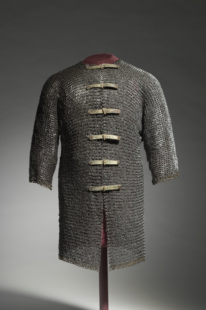 Hauberk, c.1400-1450 (anéis de aço e latão, rebitados com fivelas e cintas modernas) de German School