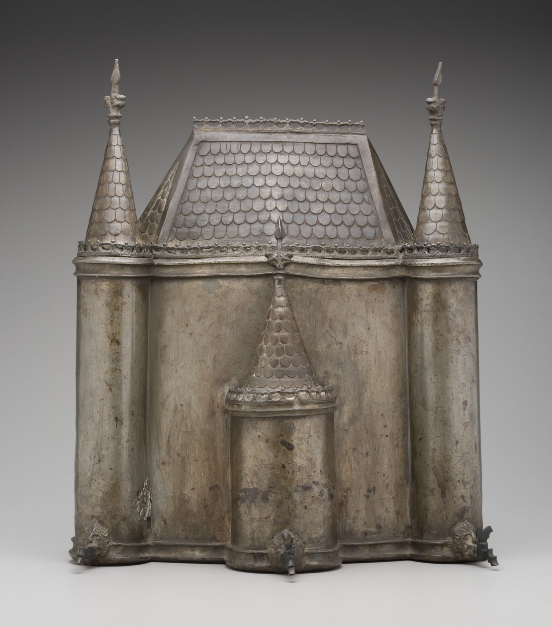 Laver, c.1530 (estanho e ferro fundido) de German School