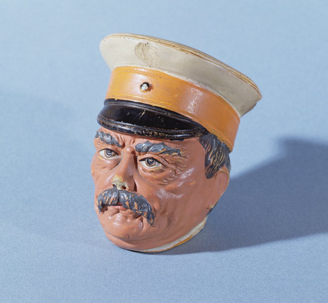 Caixa de dinheiro sob a forma do chanceler Otto von Bismarck (1815-98) (terracota) (ver também 211401) de German School