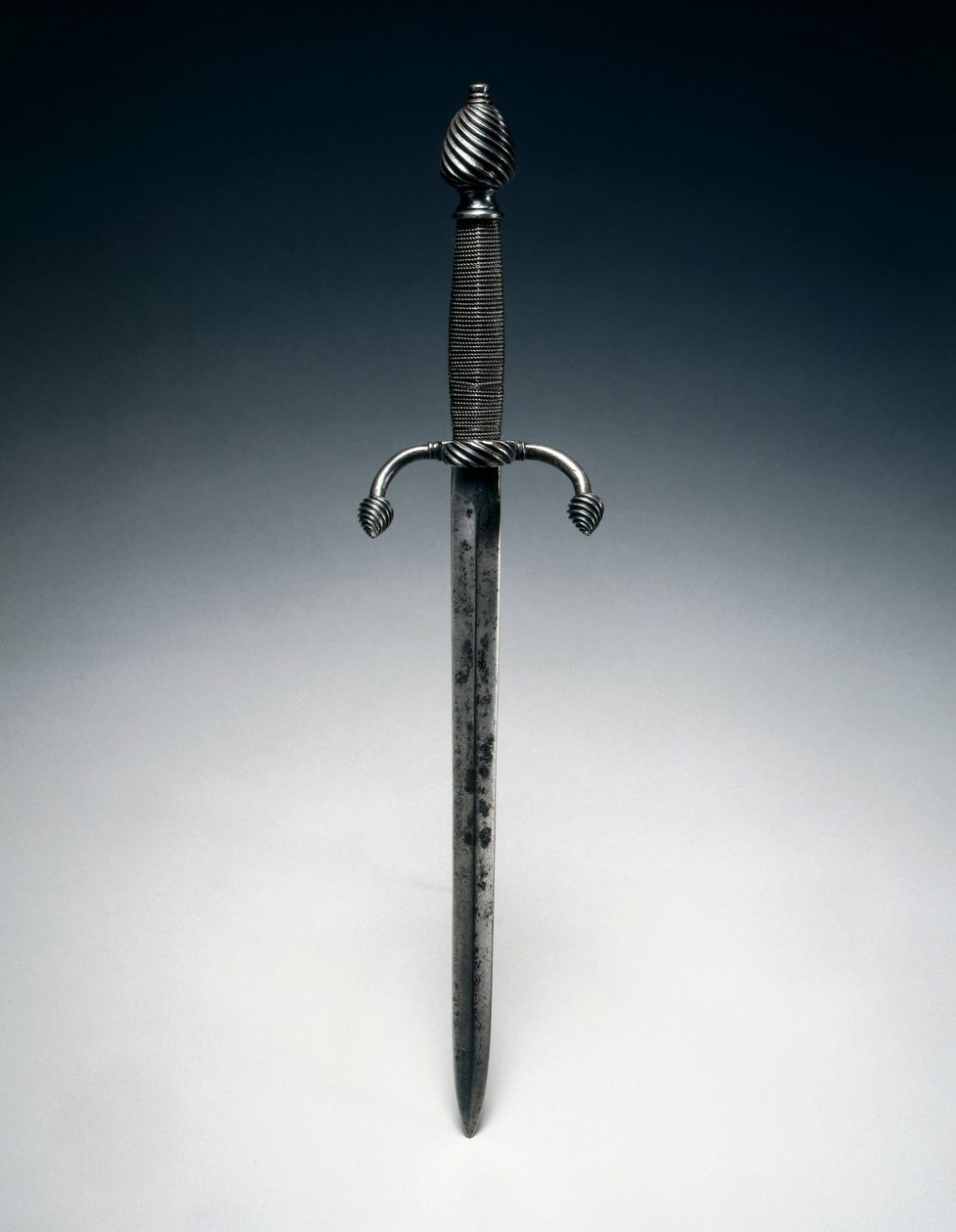 Adaga de aparar, c.1600 (aço com cabo de arame) de German School
