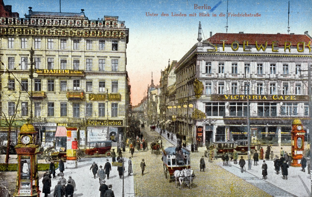 Postal retratando o Unter den Linden e a Friedrichstrasse em Berlim, c.1910 (foto colorida) de German School