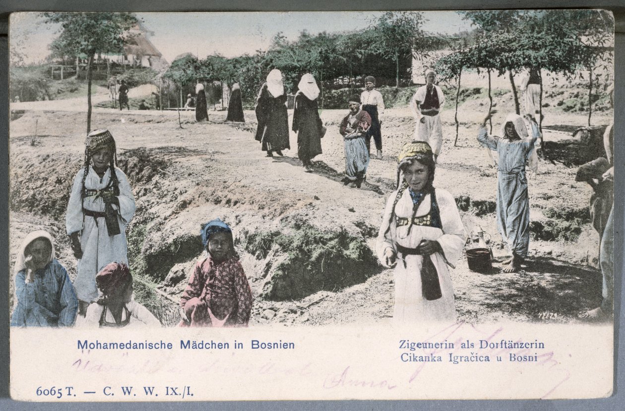 Postal retratando jovens mulheres muçulmanas na Bósnia, 1904 de German School