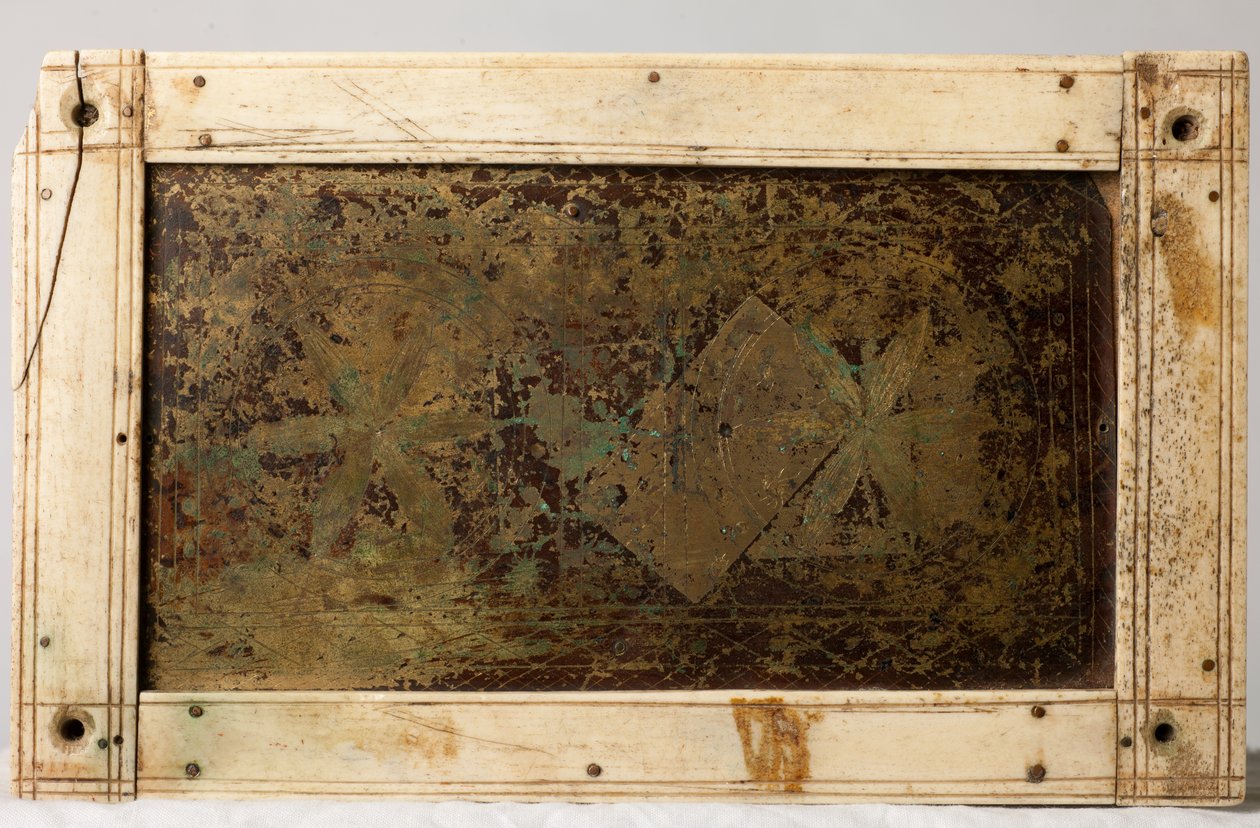 Reliquary caixão, Colónia, Alemanha, c.1150 (madeira e marfim) de German School