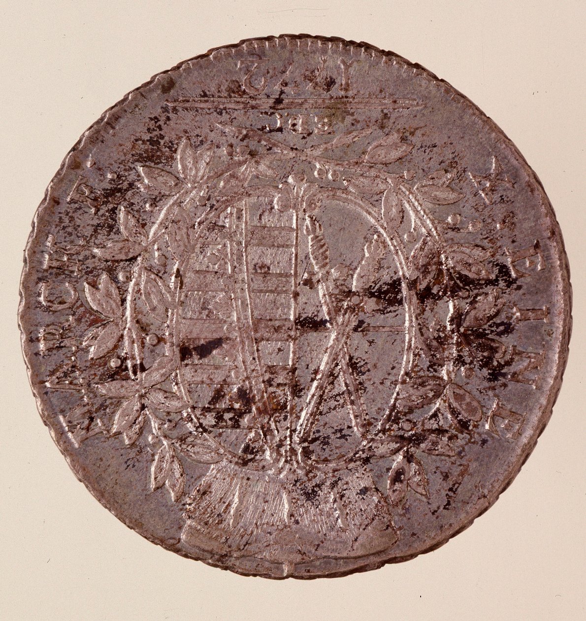 Moeda de prata (thaler) da Saxônia: reinado de Frederick Augustus I da Saxônia (Frederic Auguste I da Saxônia) (1750-1827). Diam. 3,9 cm Nápoles, museo archeologico de German School