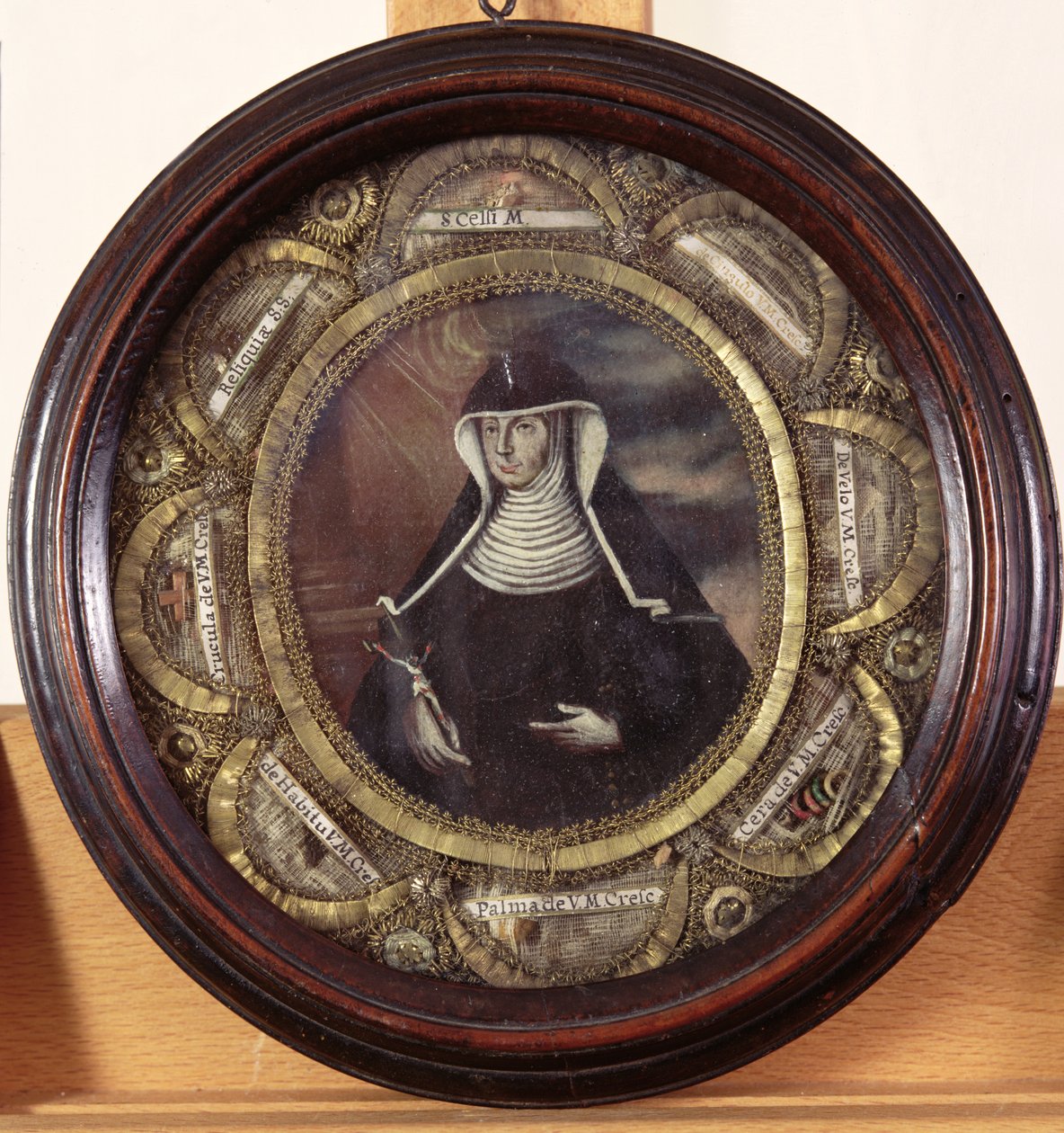 Santa Maria Crescentia Hoess (1682-1744) cercada por relíquias do santo de German School
