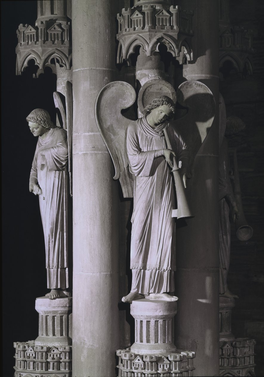 O Pilar dos Anjos, no transepto sul, c.1230 de German School