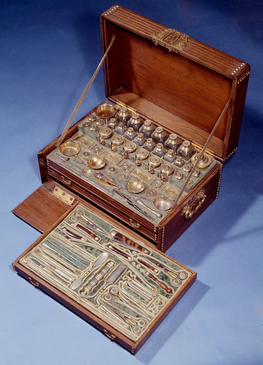 Kit Cirurgia de Viagem e Farmácia. 1640. Augsburg. Artes Decorativas, Paris. de German School