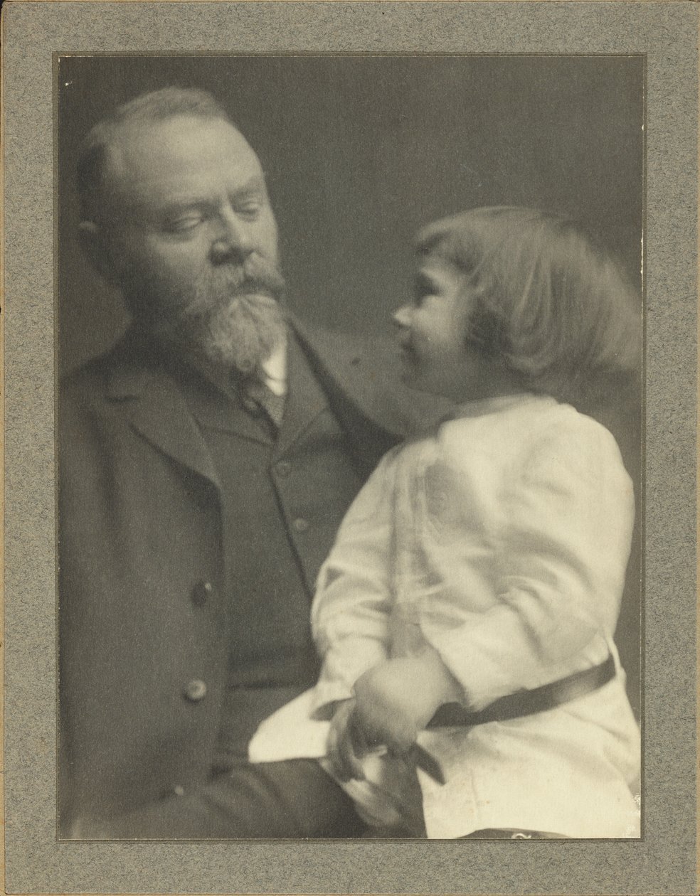 [Eduard Käsebier e o neto Charles F. O