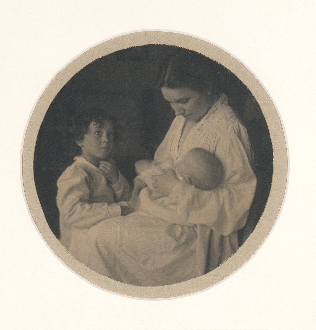 Nancy, Paul (aos 3 anos e meio) e Claire (aos 5 meses) de Gertrude Käsebier