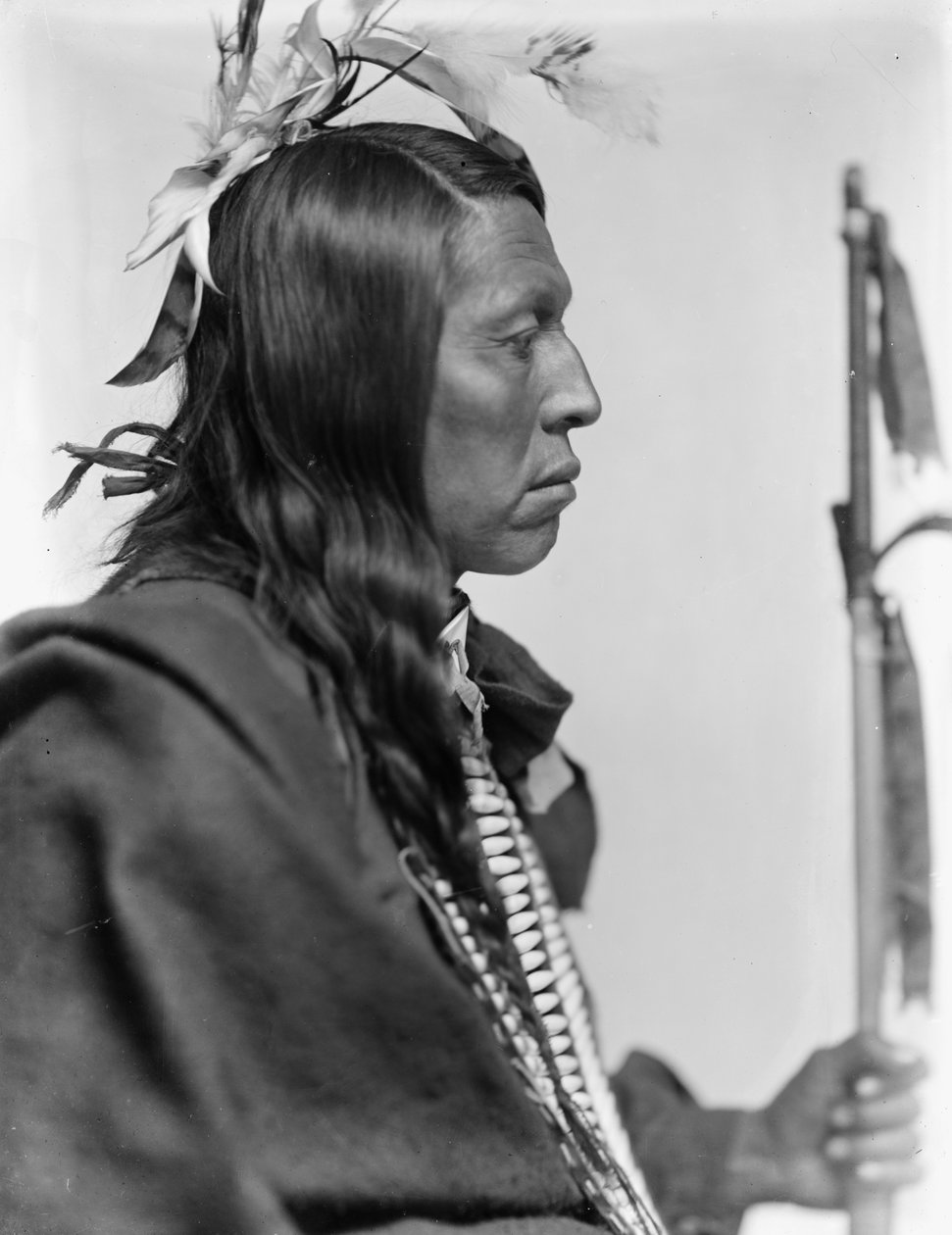 Flying Hawk chefe Sioux, c.1900 (foto p - b) de Gertrude Käsebier