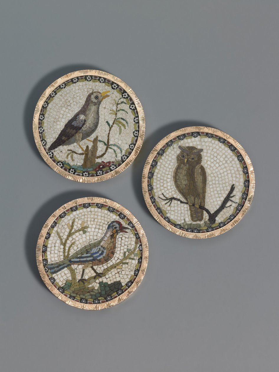 Três botões, c.1775 (ouro e micromosaico) de Giacomo (workshop of) Raffaelli
