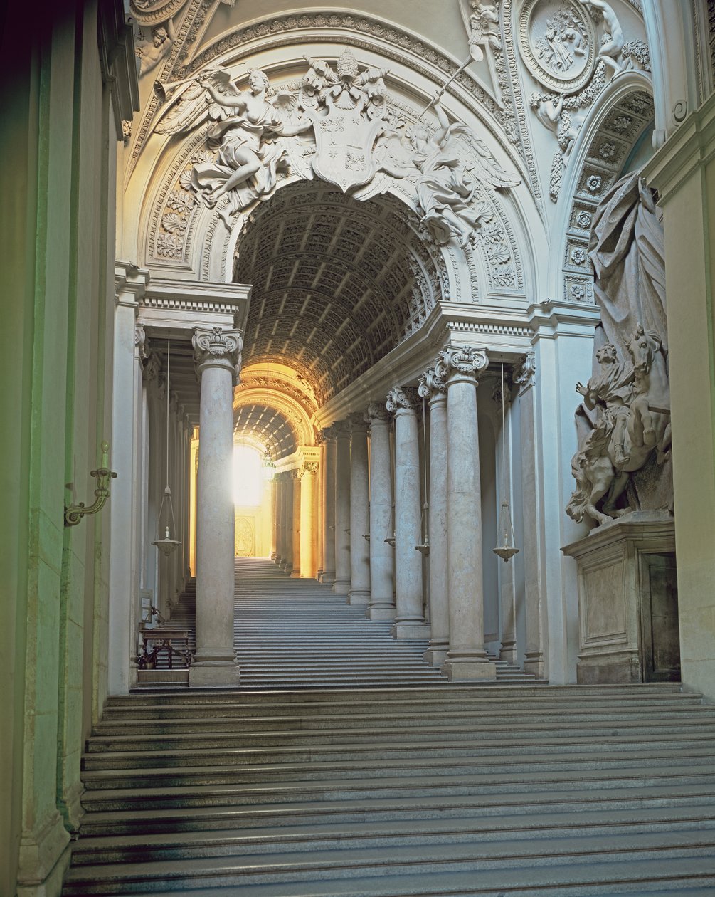 Interior com vista da escada de Gian Lorenzo Bernini