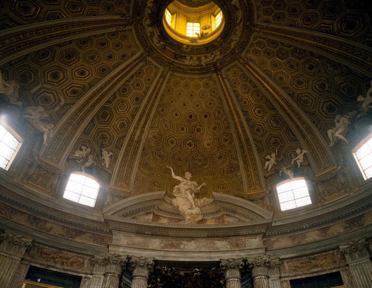 Dentro da cúpula, Igreja de Santo André no Quirinal, arquiteto Gian Lorenzo Bernini (1598-1680), Roma, Itália de Gian Lorenzo Bernini
