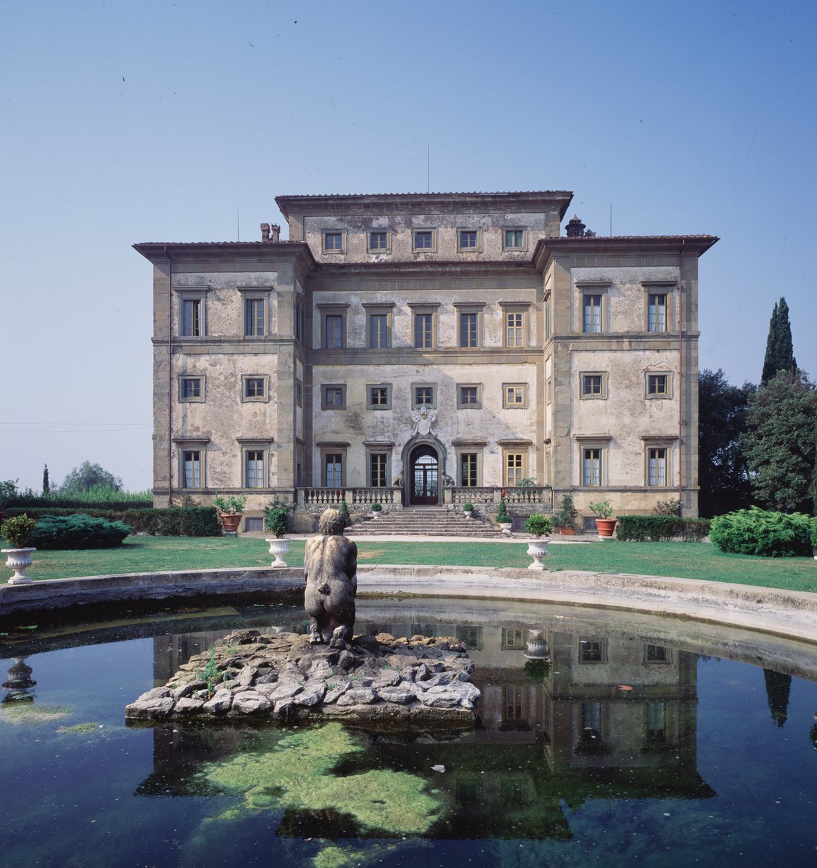 Vista exterior, fachada do jardim, projetada por Gian Lorenzo Bernini (1598-1680) (foto) de Gian Lorenzo Bernini
