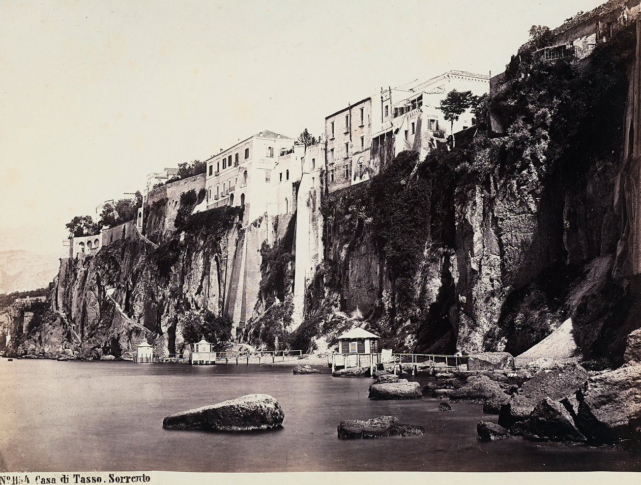 A casa do Tasso em pleno mar de Sorrento de Giorgio Sommer