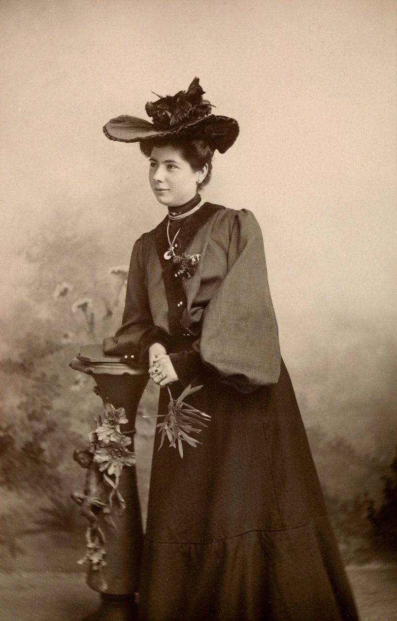 Retrato de uma senhora elegante com chapéu de Phillipe de Marlier