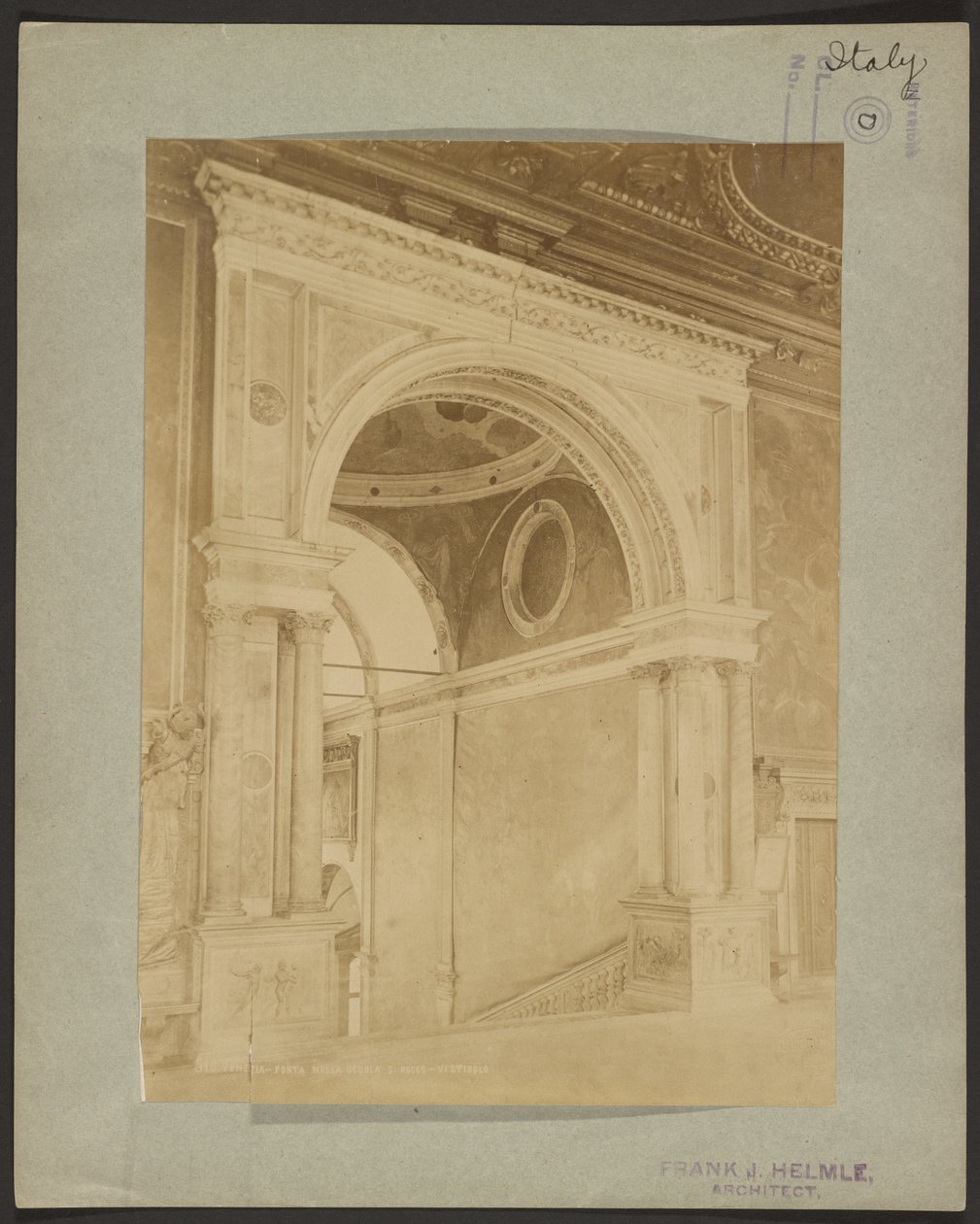 Veneza - Porta na Escola S. Rocco - Vestíbulo de Giovanni Battista Brusa