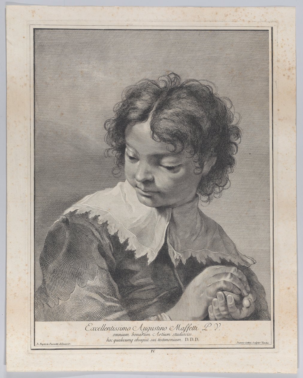 Menino com gola de renda segurando um pedaço de fruta nas mãos, 1743. de Giovanni Cattini