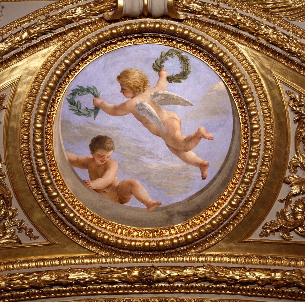 Amor à Paz. Pintura de Giovanni Romanelli (1601-1662) decorando o teto do Antonine Hall, quarto dos apartamentos de verão da Rainha Ana da Áustria (1601-1666). Por volta de 1655-1658. Paris, Museu do Louvre. de Giovanni Francesco Romanelli