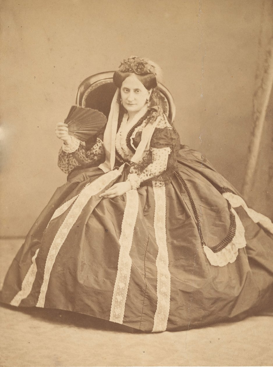 [La Comtesse sentada com ventilador], década de 1860. de Giovanni Morotti