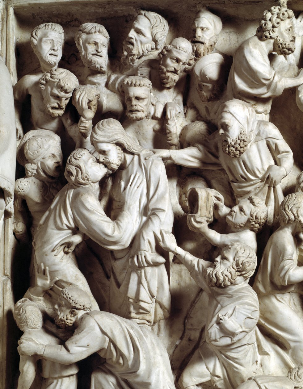 Detalhe dos relevos da cadeira realizada por Giovanni Pisano (1248-1314): o beijo de Judas (Detalhe dos relevos do púlpito de mármore, beijo de Judas) 1302-1311 Catedral de Pisa (Duomo di Pisa), Itália de Giovanni Pisano