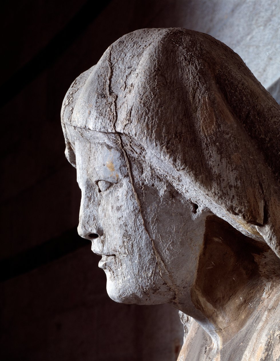 Virgem com criança. Detalhe (Escultura em mármore de Giovanni Pisano