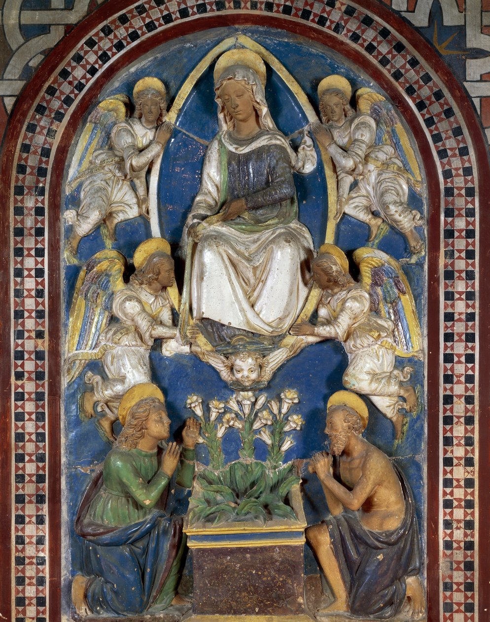 Assunção da Virgem, Majolica por Giovanni della Robbia (1469-1529), Magistrado Palácio Palazzo Pretorio, Antigo Castelo dos Condes Guidi, Poppi, Toscana, Itália de Giovanni della Robbia