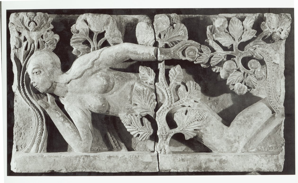 Eva, fragmento do lintel do portal da Catedral de St. Lazare, c.1135-40 de Gislebertus