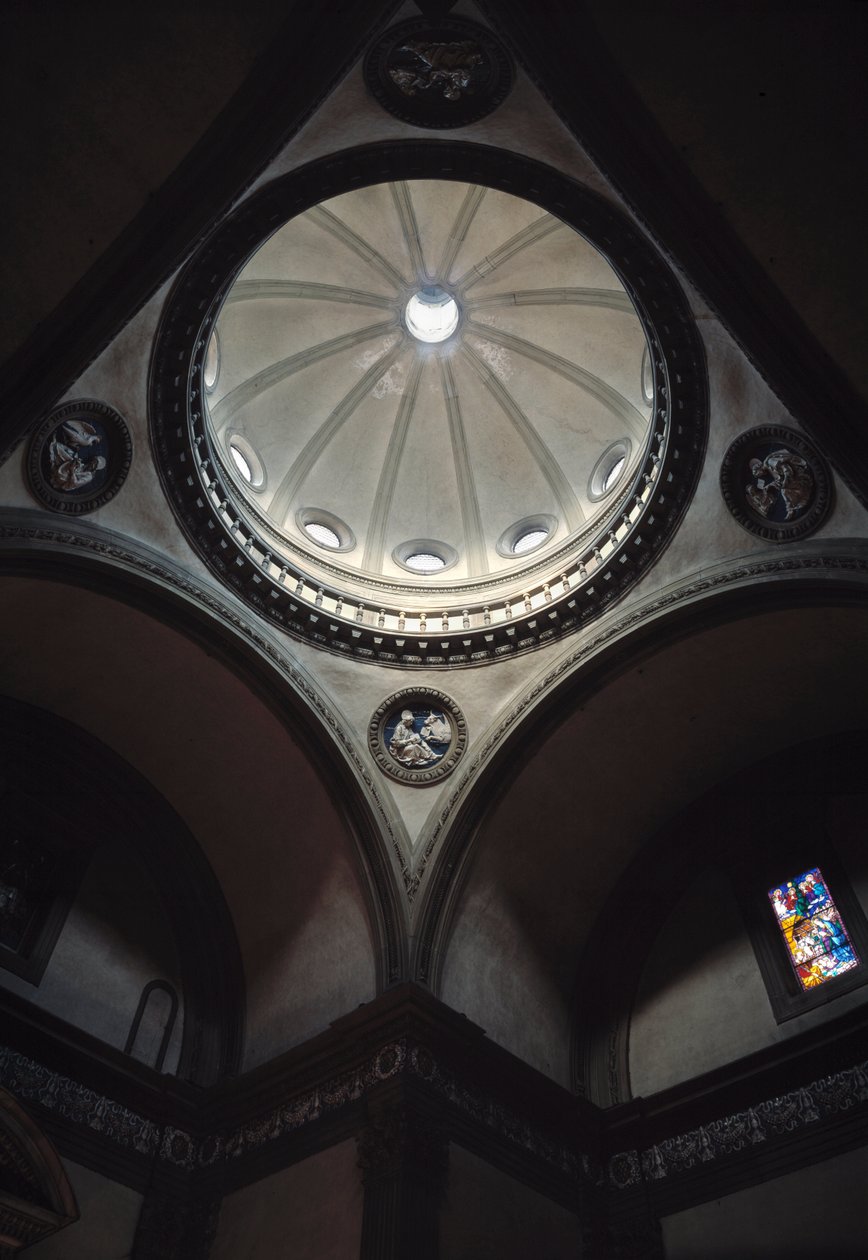 Vista interior da igreja de Giuliano Giamberti da Sangallo