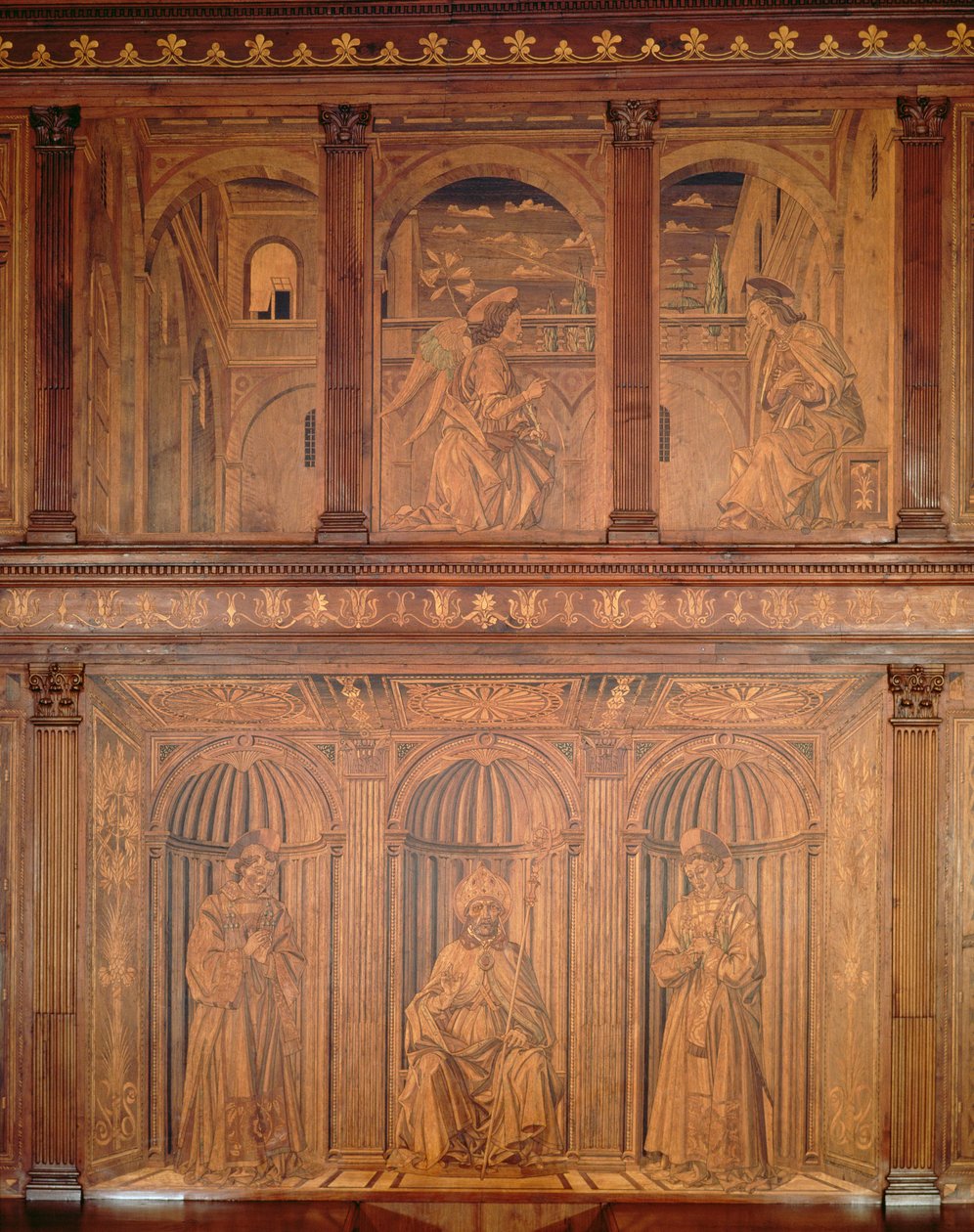 Armários pós-restauração na Sacristia do Norte (Sacrestia delle Messe) representando a Anunciação e um Bispo Enthroned (madeira incrustada) (ver 143298) de Giuliano da Maiano