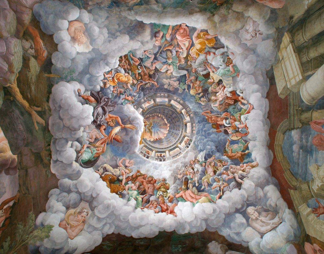 Zeus cercado por outros deuses do Olimpo lançando raios contra os Gigantes e destruindo-os, abóbada e muros Sul e Oeste, Câmara dos Gigantes (Sala dei Giganti ) de Giulio (and workshop) Romano