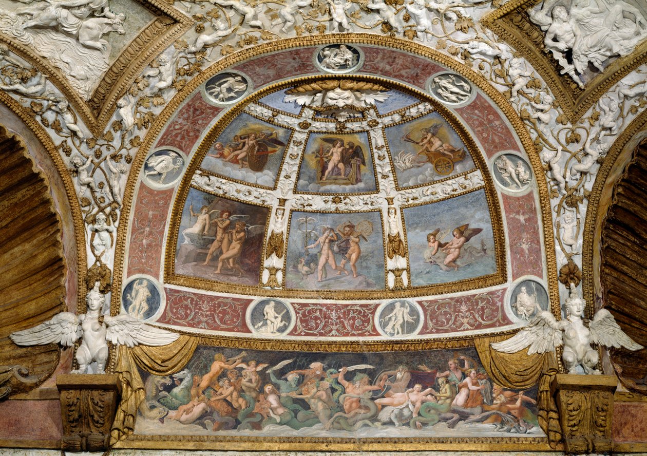 Câmera delle Aquile, detalhe do teto mostrando um friso de uma batalha entre tritões e centauros, uma luneta acima representando cenas mitológicas e um quadro de decoração em estuque, 1528 afresco e de Giulio Romano
