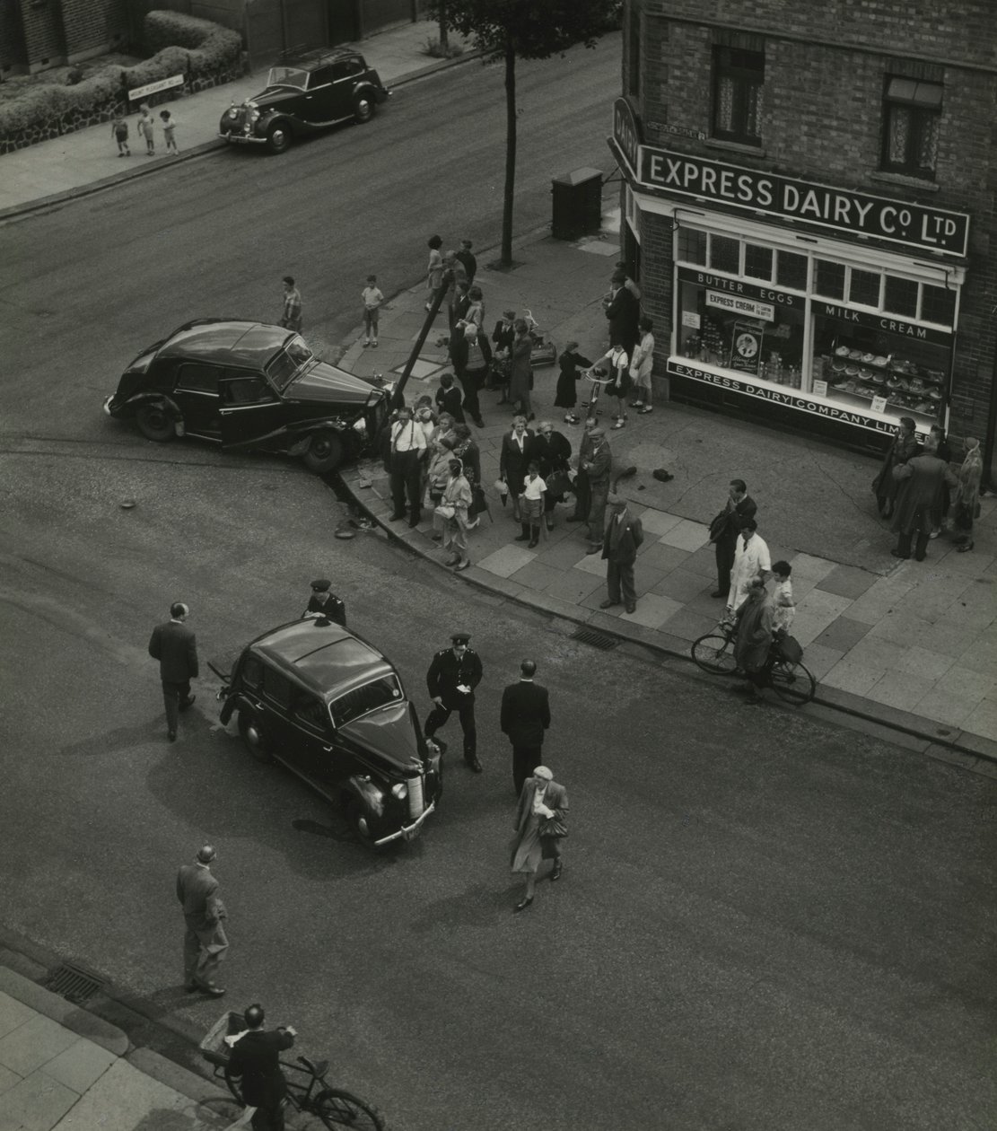 Cenário de rua em Sidmouth Road, no norte de Londres de Godfrey Macdominic