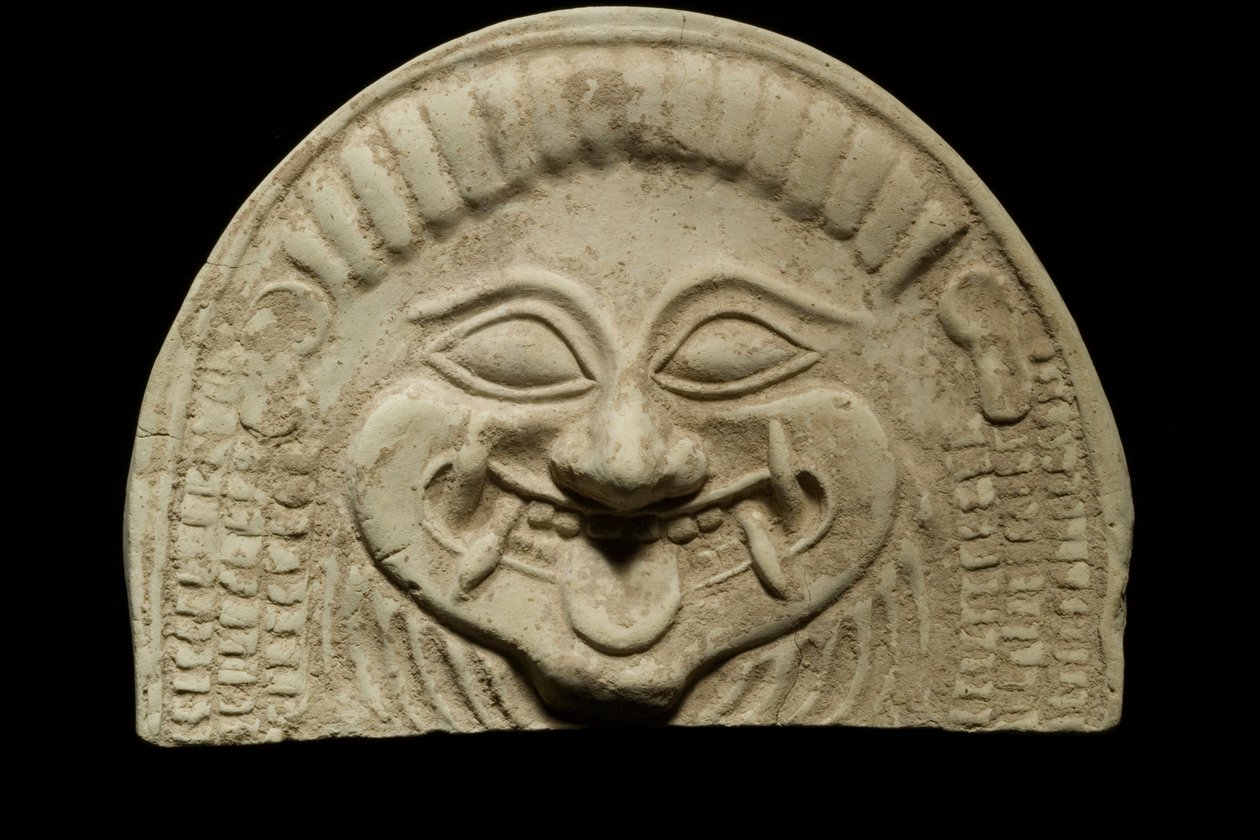 Antefix de uma cabeça de Gorgon, de Tarento, século 6 aC (terracota) de Greek