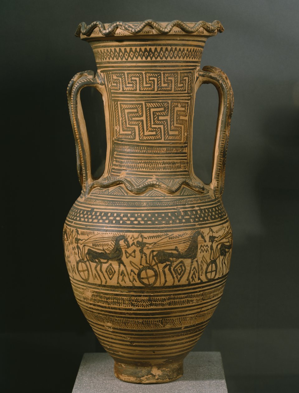Ânfora ática, período geométrico final II B (c.720-700 aC) (argila pintada) (ver também 346645) de Greek