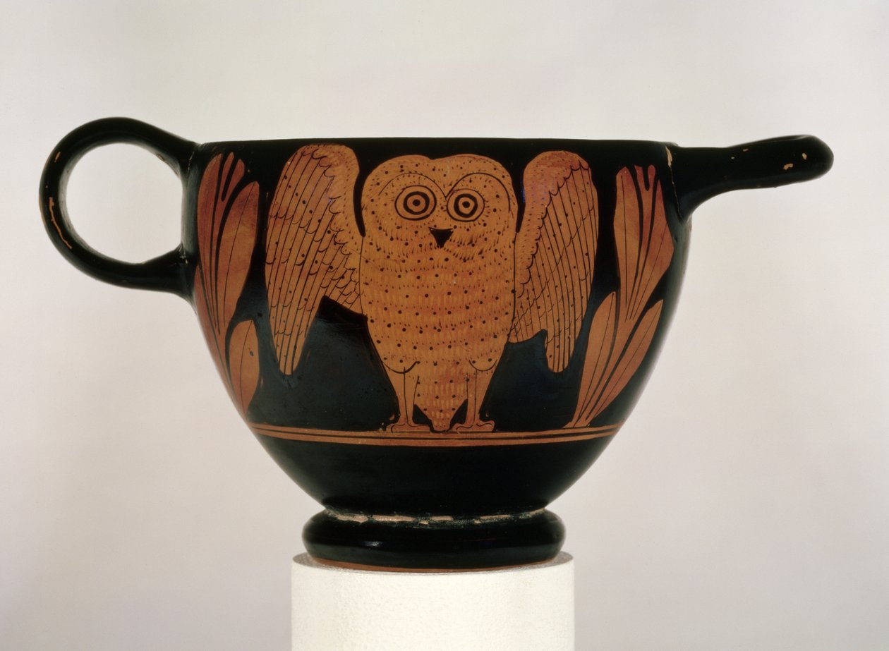 Skyphos áticos de figuras vermelhas representando uma coruja com asas estendidas (cerâmica) de Greek