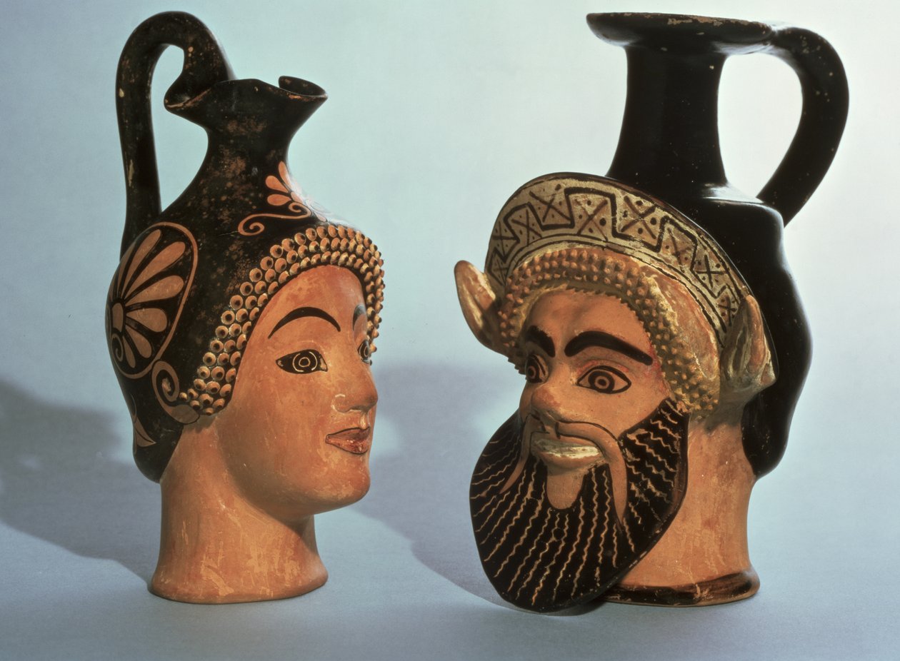 Vasos de cabeça de Oinochoe, provavelmente de Atenas, LtoR Maenad, vaso de classe E da Classe Oxford e Sátiro, Classe P da Classe Chairete, c.500-450 aC (cerâmica policromada) de Greek
