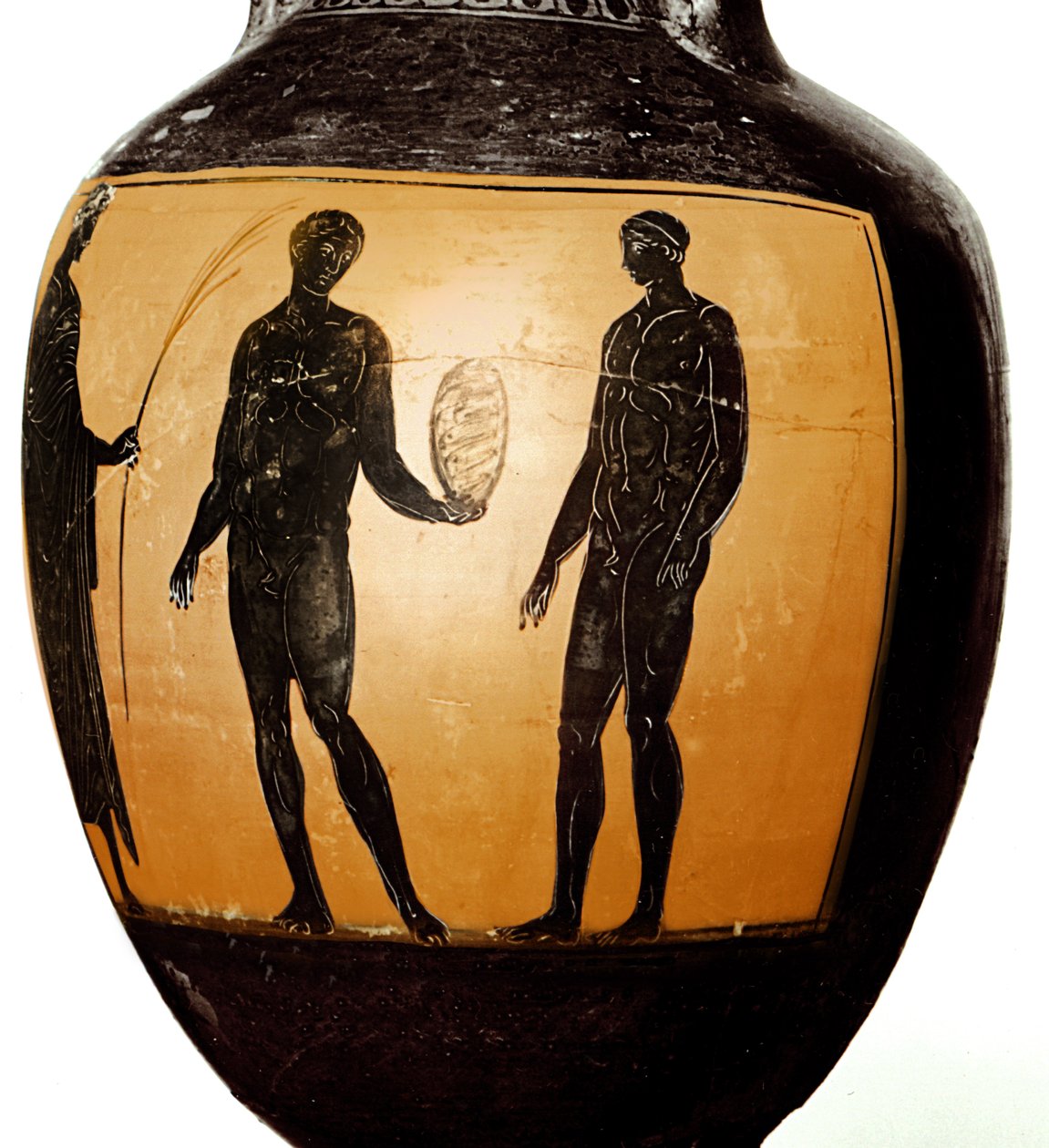Ânfora panatenaica representando um atleta recebendo um troféu, 580-520 aC (cerâmica) de Greek