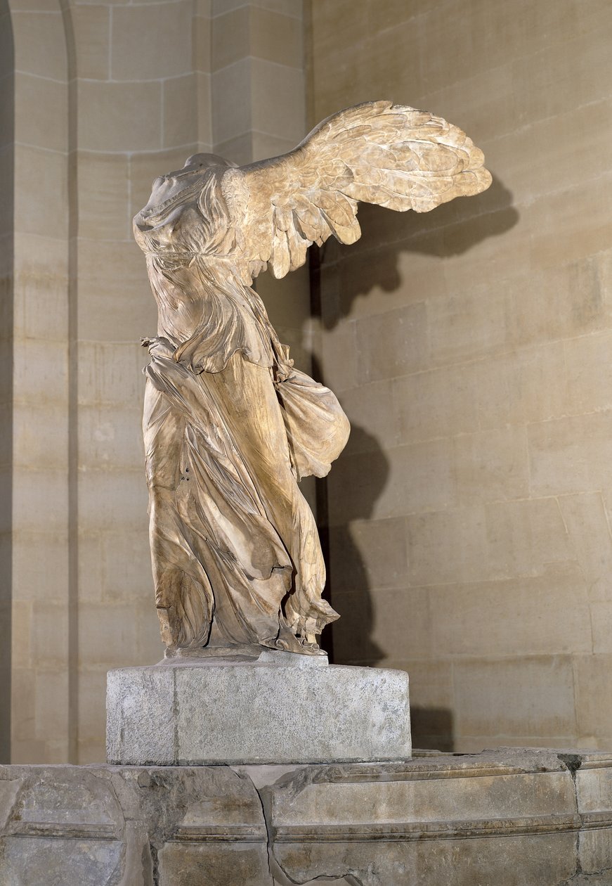 A Vitória da Samotrácia (mármore pariano) (ver também 54788, 92583 e 94601-03, 239936, 326608) de Greek
