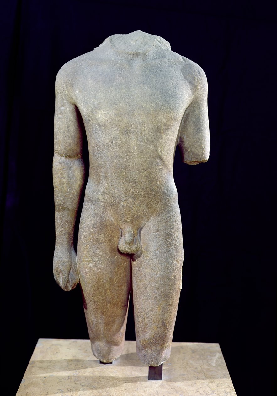 Torso de Kouros, de Actium, c.550 aC (mármore) (ver também 202764) de Greek