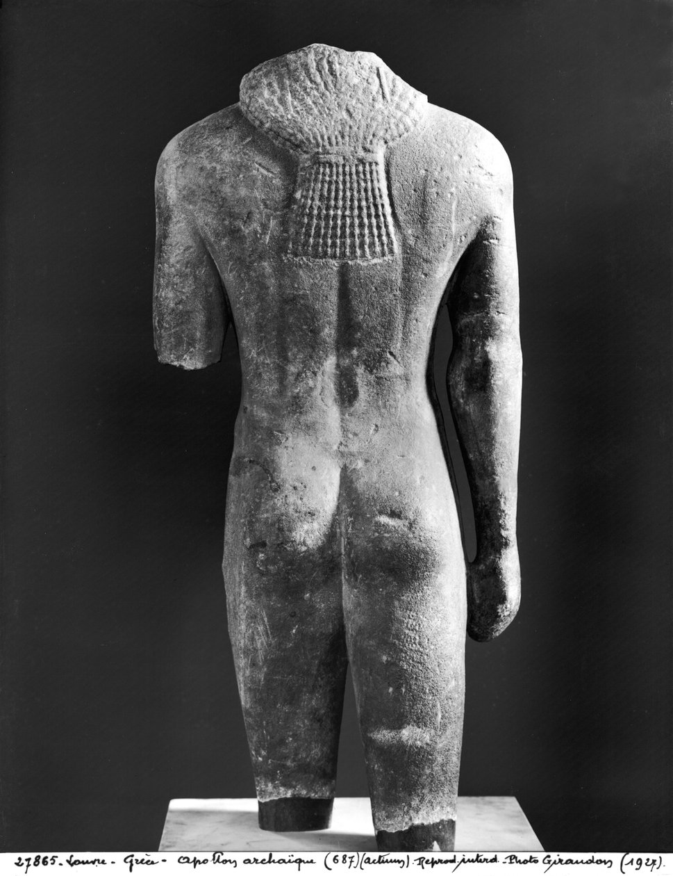 Torso de um kouros, de Actium, c.550 aC (mármore) (ver também 24997) de Greek