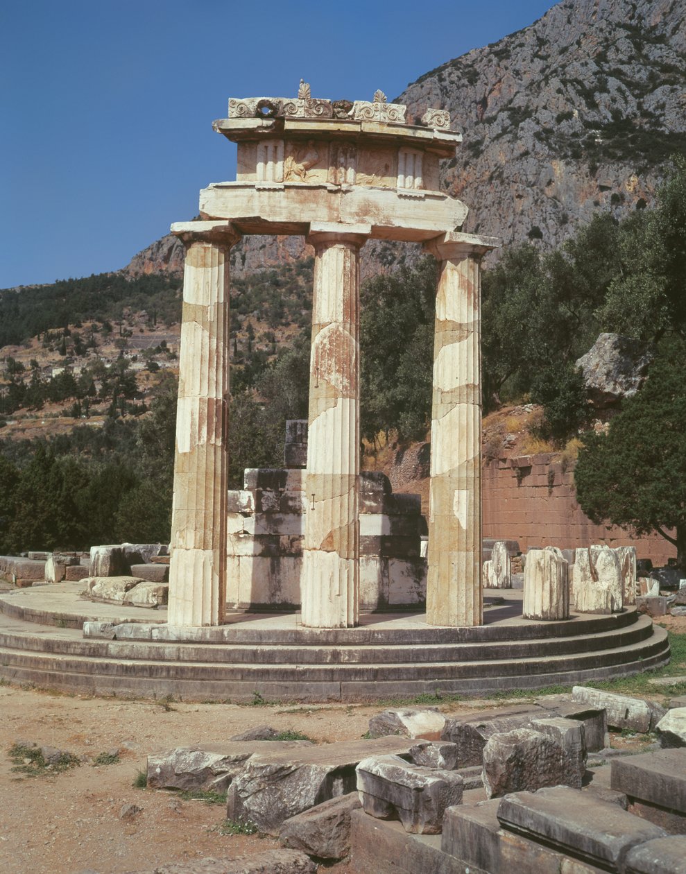 Vista, de, a, tholos, templo, em, a, santuário, de, athena, Pronaia de Greek