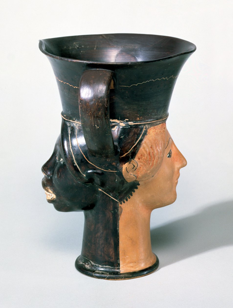 Sótão Janiform Kantharos Cup, c.470 aC (cerâmica) de Greek