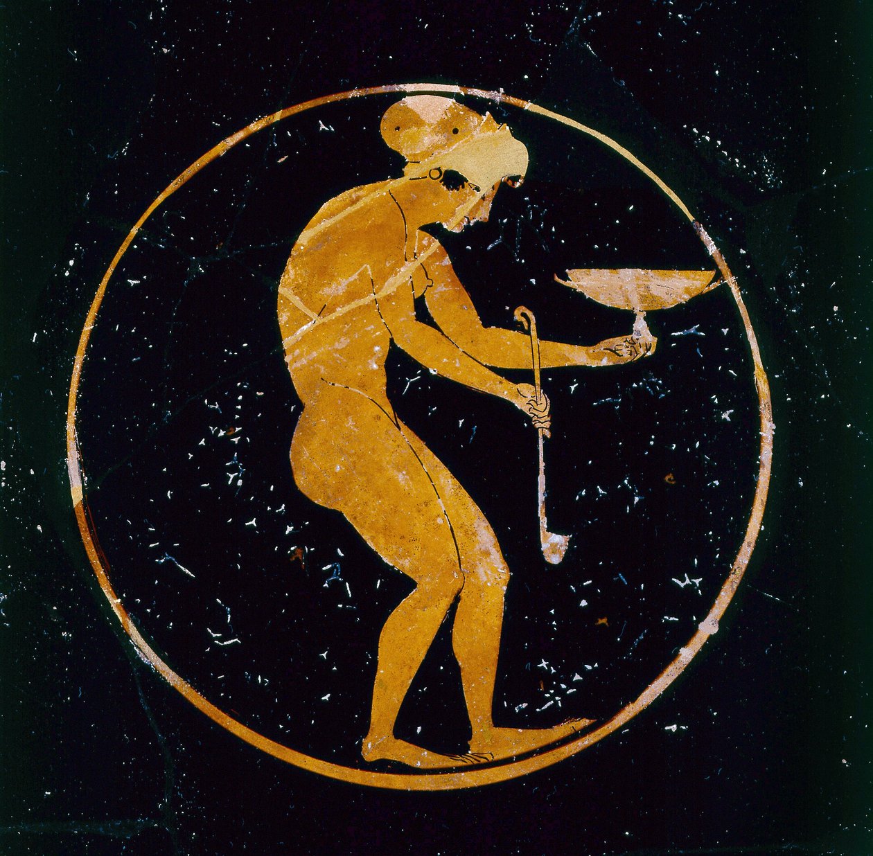 Copo de figura vermelha no sótão decorado com uma escrava nua segurando um copo de vinho e uma concha, por Oltos, c.510 aC de Greek