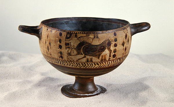 Kotyle de dígitos pretos, c.600-500 BC (cerâmica) (ver também 307544 e 307545) de Greek