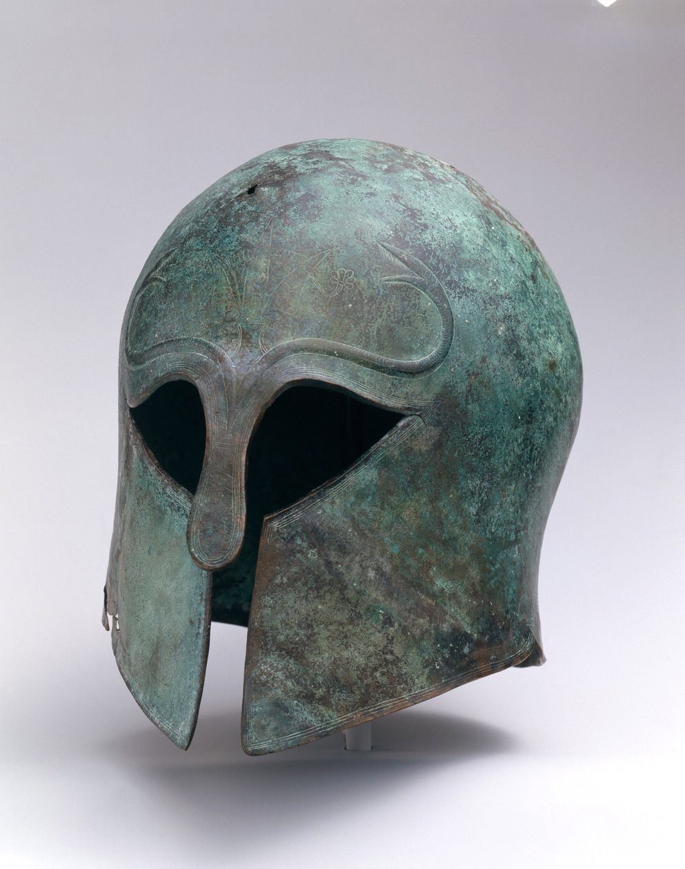 Capacete arcaico de bronze do tipo coríntio, c.600-575 aC (bronze) de Greek