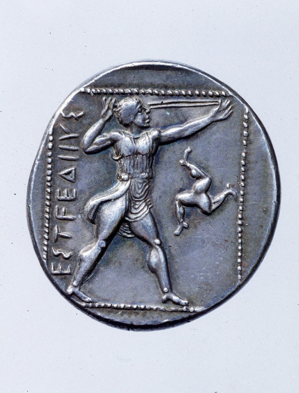 Moeda representando um atirador de estilingue (prata) de Greek