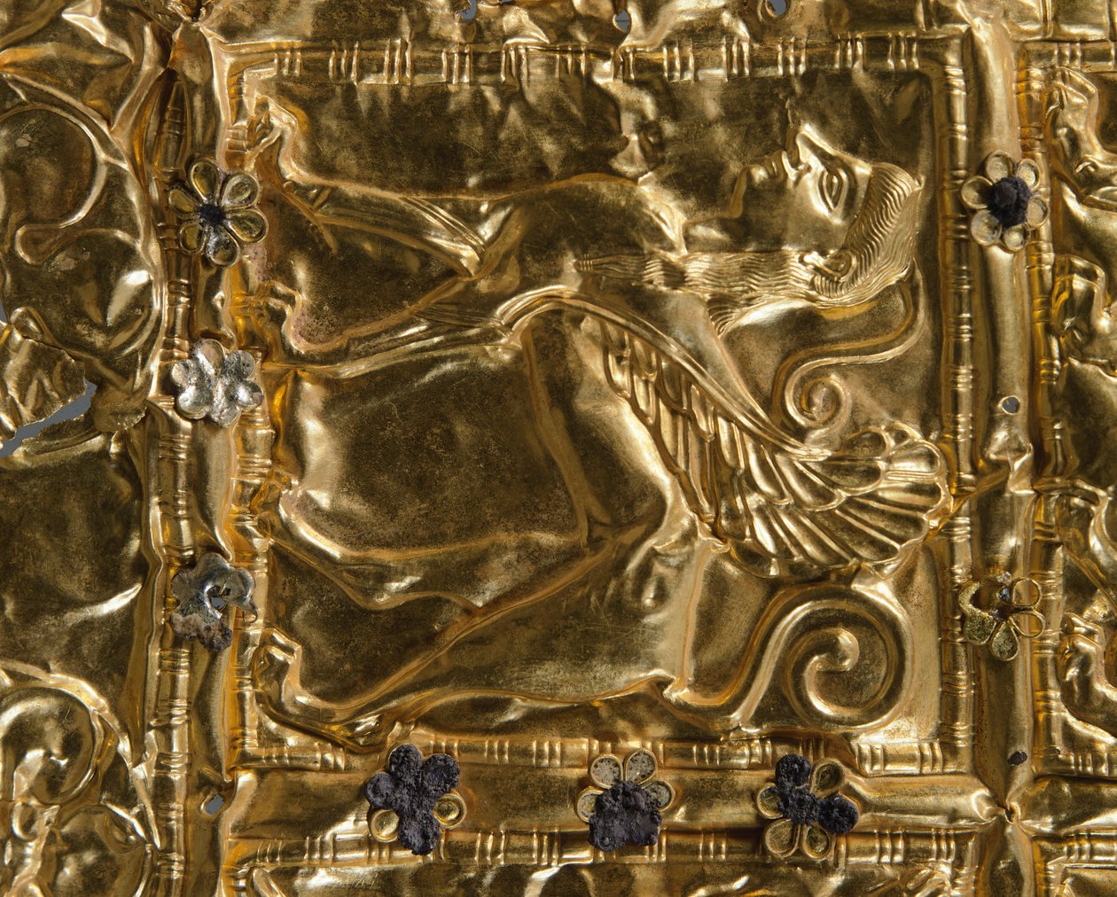 Detalhe de uma Folha com decoração em relevo de Delphi (ouro) de Greek
